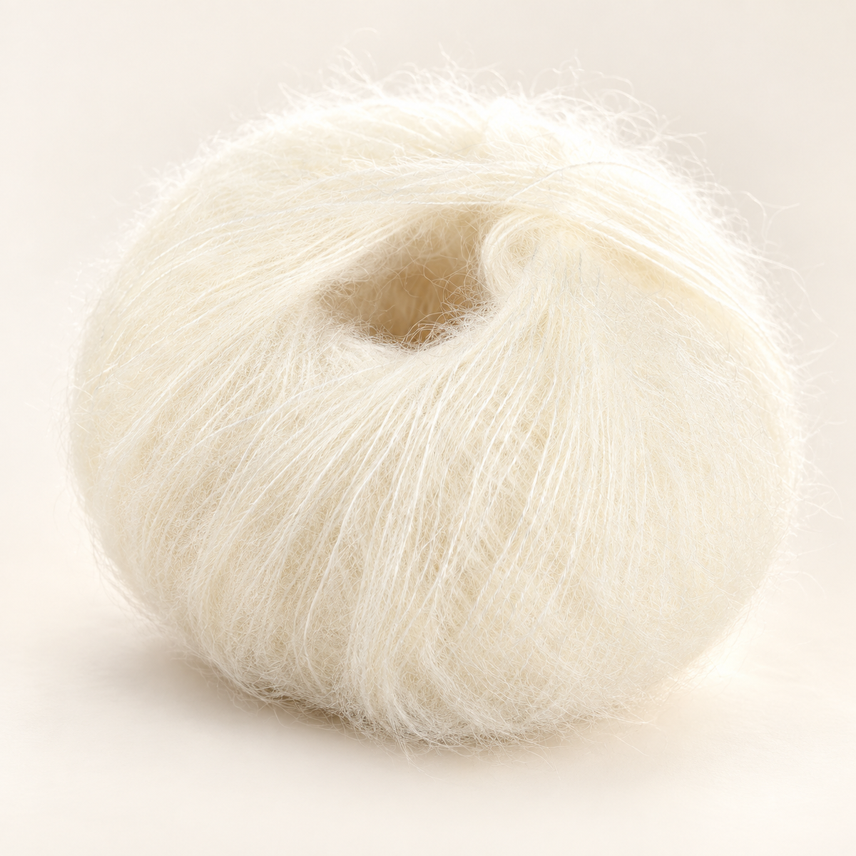 Milk White 25 g fluffy mohair-blend yarn ball variant