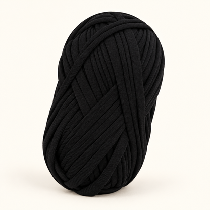 Black 100 g flat polyester T-shirt yarn skein variant
