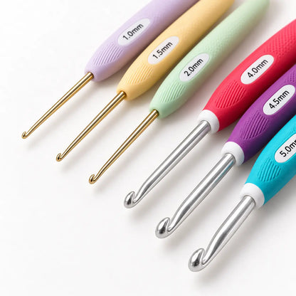 Fine gold-tone and Standard silver crochet hook tip comparison